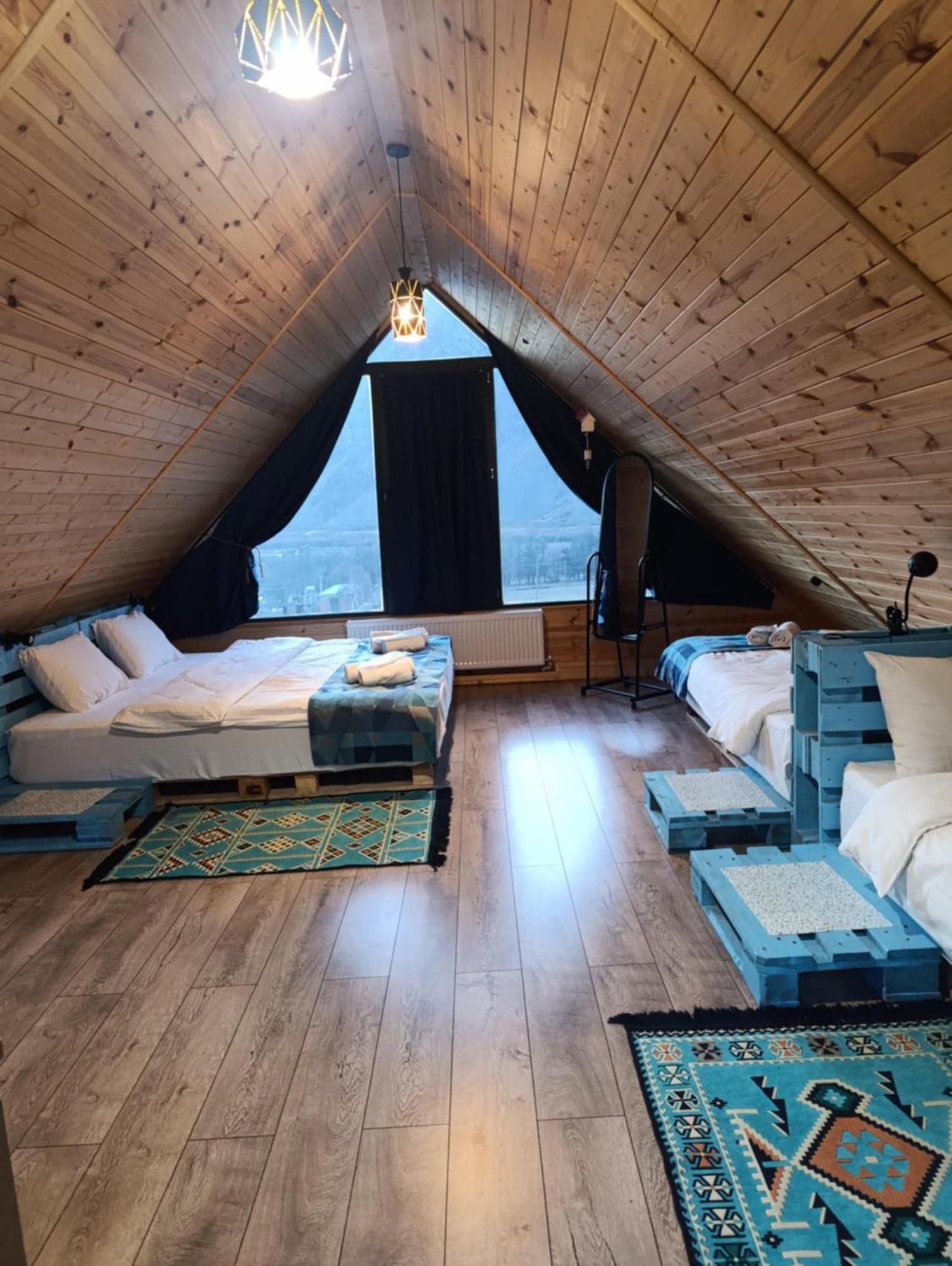 Cliffside Cottage Kazbegi エクステリア 写真